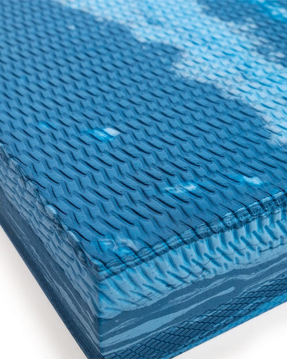 Close up of texture on balance pad